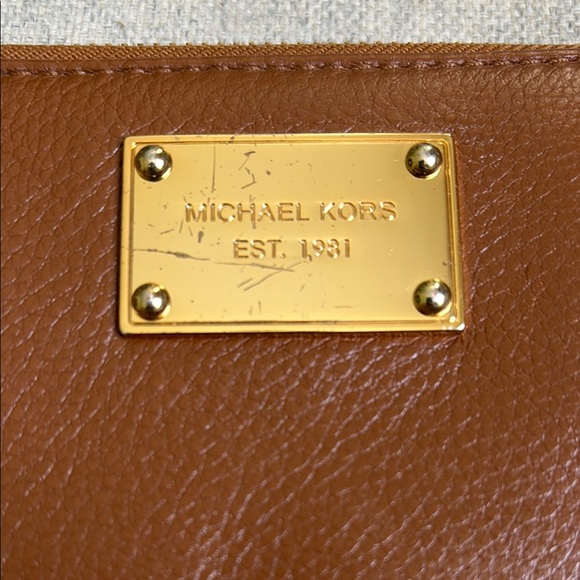 Michael Kors Tan Leather Wallet with Gold Accents - Picture 2 of 5